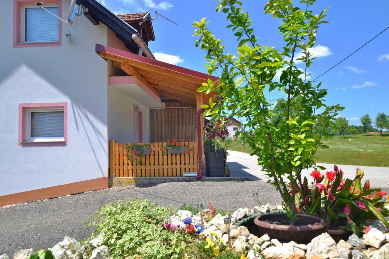 Guesthouse Ella Slunj Buitenkant foto