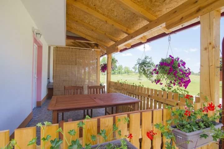 Guesthouse Ella Slunj Buitenkant foto